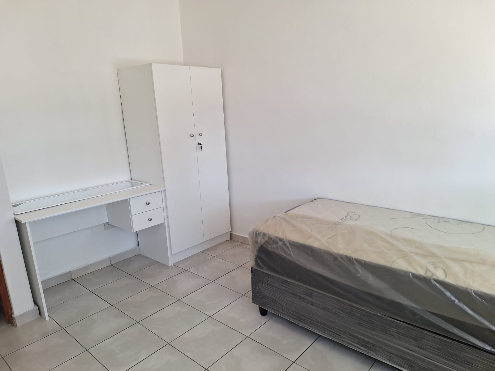 Image of a room in 1 Acacia Circle Belhar